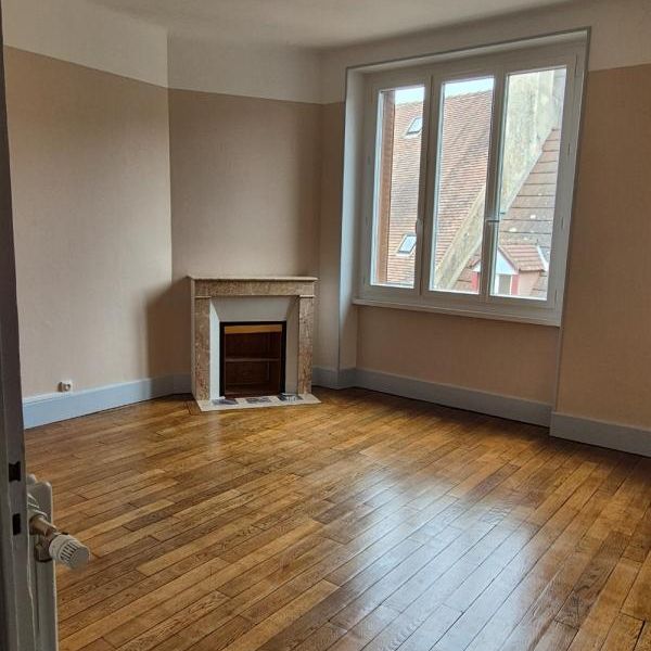 Location Appartement 4 pièces 83m² AUTUN 71400 - Photo 1