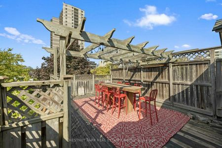 30 Bernard Avenue, ON, Toronto - Photo 4