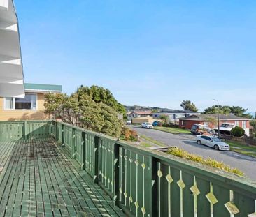 Three Bedroom Family Home In Titahi Bay - Photo 5