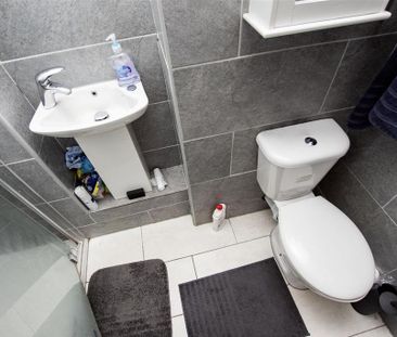 6 bedroom house to rent - Photo 2