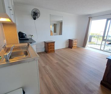 Southport Broadwater Jewel in the Crown Studio! - Photo 6