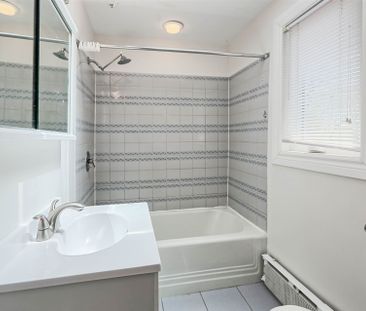 For Lease - 3927 Bloor Street, Toronto, Ontario - Photo 1