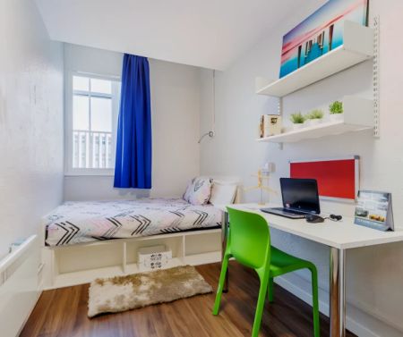 1 Bed Flat - Photo 5