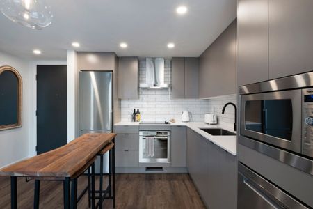 Fully Furnished at Brooklyn on Bernard! - Photo 5