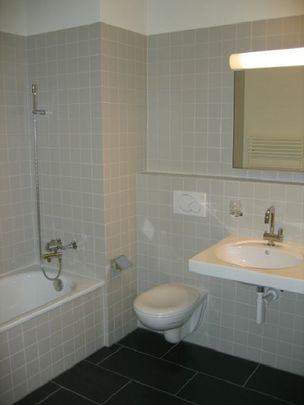 "Leben am Katharina Sulzer Platz MIETEN OHNE KAUTION" - Photo 1