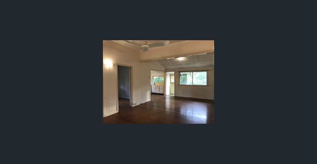 Three bedroom Family Home - Photo 1