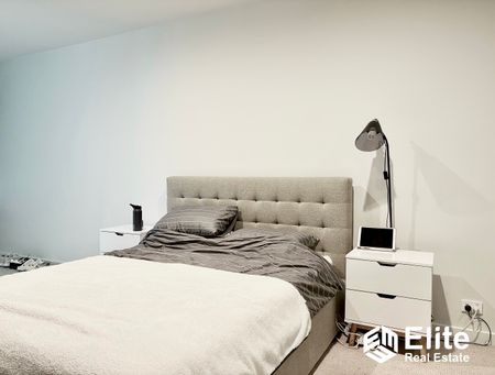 Furnished 1 Bedroom Apartment in Royal Elizabeth - Photo 3