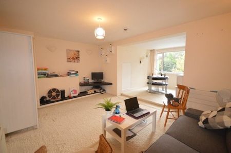 Lyndhurst Road, Landford - Photo 2