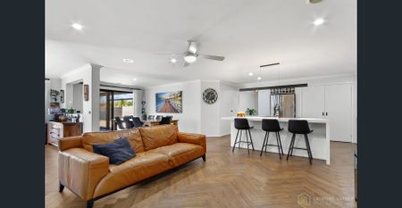 Modern Lifestyle Home at 25 The Avenue, Traralgon - FULLY FURNISHED - Photo 5