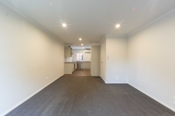 Cozy Two Bedroom Townhouse - Photo 1