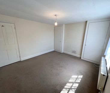 2 bedroom semi-detached house to rent - Photo 4