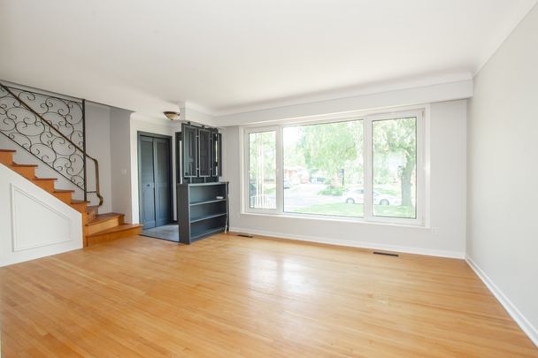 11 Black Knight Rd, St. Catharines - All Inclusive 3 Bed Main Unit - Photo 1