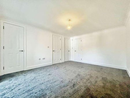 London Road, Slough, SL3 - Photo 4