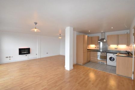 2 bedroom flat to rent - Photo 4