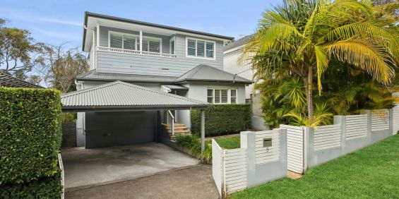 Spacious Family Living in a Premier Newport Location - Photo 3