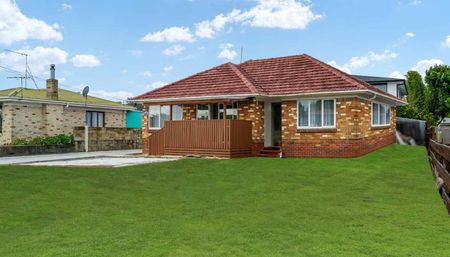 3 bedroom 1+ bathroom water included in rent - Photo 5