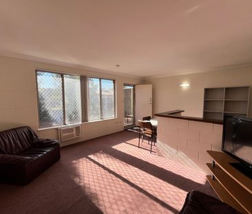 Fully Furnished or Unfurnished Cosy Unit - Photo 3