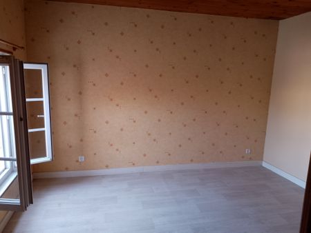 HIERSAC - LOCATION APPARTEMENT T2 - 457,12€ TTC - Photo 3