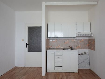 Pronájem bytu 1+kk 27 m² - Fotografie 3