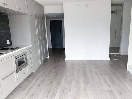 YORKVILLE PLAZA: Avenue Rd & Yorkville Ave (155 Yorkville Ave) AD#102904 - Photo 5