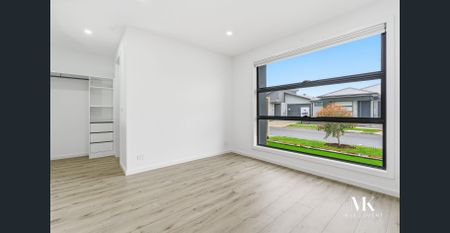 Spacious Family Living in Prime Mickleham Location - Photo 2