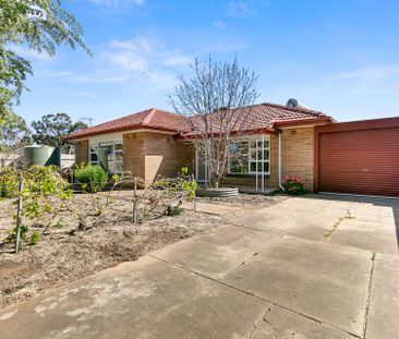 Spacious & Comfortable Living in a Convenient Location - Photo 4