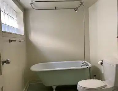 Charming 1 Bedroom Basement Clawfoot Tub plus 25% Utilites | B - 11625 94 Street Northwest, Edmonton - Photo 1