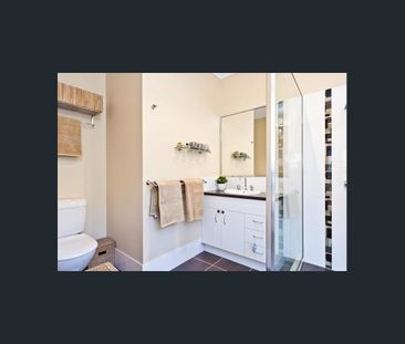 Spacious Family Home in the Heart of North Lakes! - Photo 4