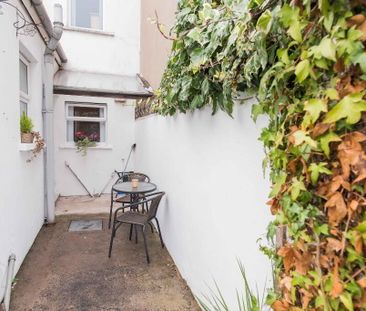 25 Downshire Place, Belfast, Holywood, BT18 9LX - Photo 2