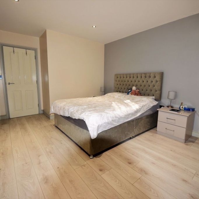 1 bedroom Flat in Aire Street, Leeds - Photo 1