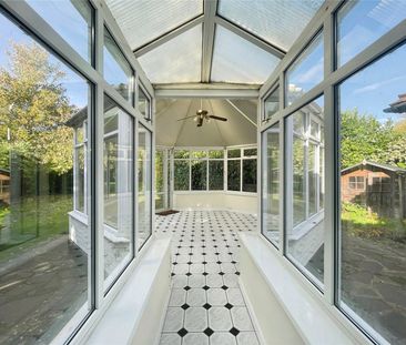 Guildford Road, Chertsey, Surrey, KT16 9LY - Photo 1