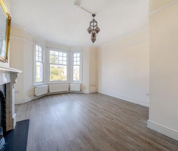 3 bedroom flat to rent - Photo 4