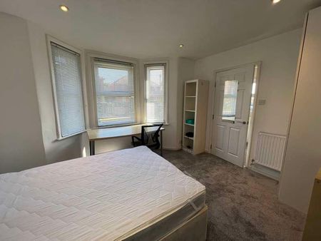 Harefield Road, SO17 - Photo 4