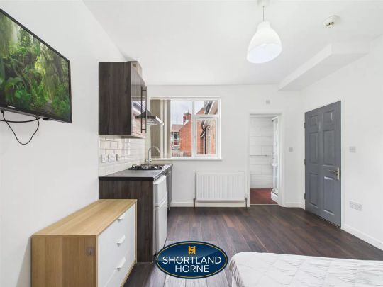 Coundon Road, Coundon, Coventry - Photo 1