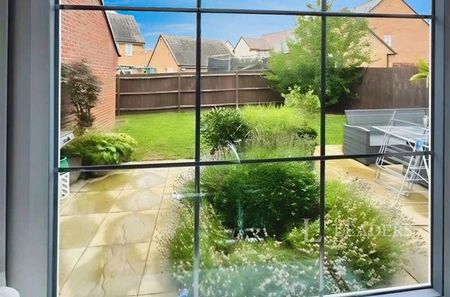 Arnold Drive, Corby, NN17 - Photo 2