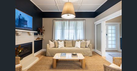 Find home: where character meets coastal convenience - Photo 3