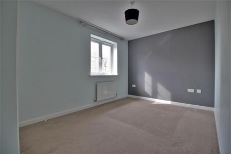 Lasborough Drive, Tuffley, Gloucester - Photo 3