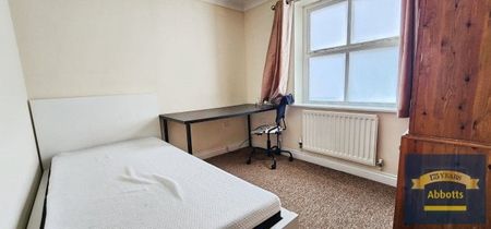 Hatcher Crescent, Colchester - Photo 2