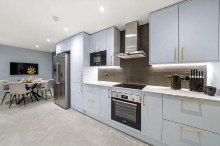 5 bedroom flat to rent - Photo 2