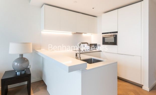 1 Bedroom flat to rent in Southbank Tower, Waterloo, SE1 - Photo 1