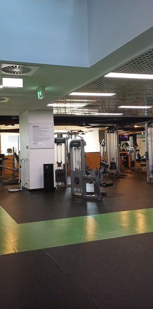 Contemporary 1 Bedroom Apartment in Central Park Complex - Photo 1