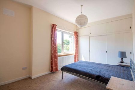 4 bedroom semi-detached house to rent - Photo 5