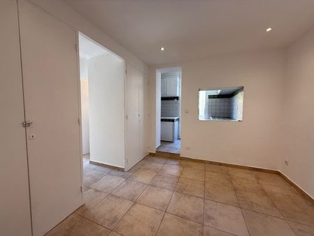 Location Appartement 2 pièces 33m² LE LAVANDOU 83980 - Photo 2