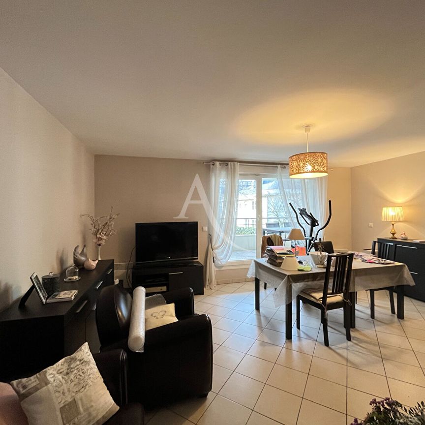 Location Appartement 3 pièces 77m² - Photo 1