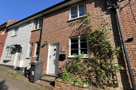 2 bed terraced house to rent in Torrington Place, Kenton, EX6 - Photo 5