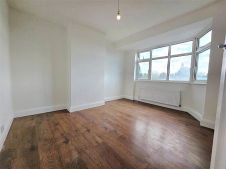 3 bedroom end of terrace house to rent - Photo 4