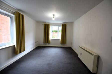 2 bedroom Flat in Flat 10, Leeds - Photo 5