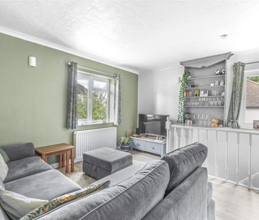 Highwood Crescent, High Wycombe - Photo 2