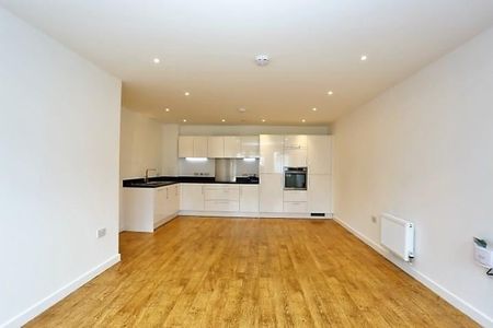 2 Bed Flat, High Road Leyton, E10 - Photo 4