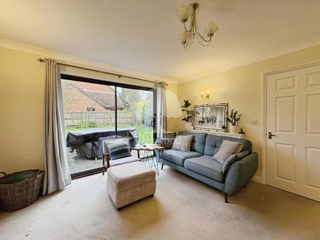 3 bedroom detached house to rent - Photo 3